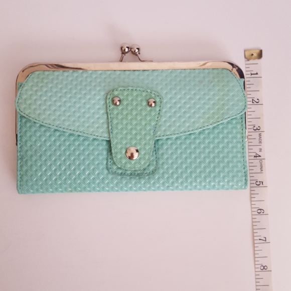 FINAL PRICE 5/$25 NWOT Wallet clutch - Picture 6 of 6